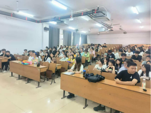 筑梦舞台 绘影未来 2025级戏剧影视美术设计专业教育培训会顺利召开